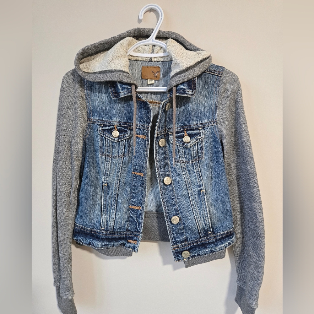 American Eagle Outfitters blue denim jacket, grey sleeves, side pockets
